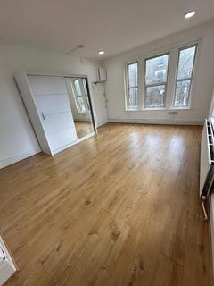 House share to rent, Green Lanes, London