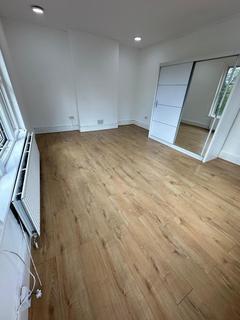 House share to rent, Green Lanes, London