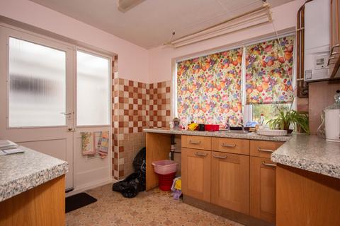 2 bedroom semi-detached bungalow for sale, Greenways, Cowes, Isle of Wight