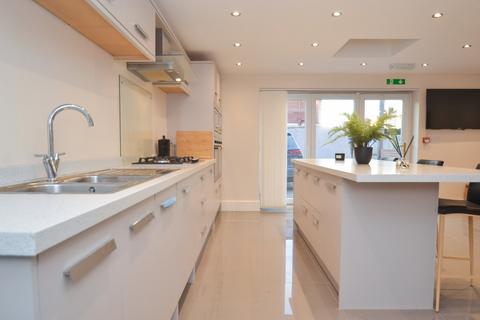 undefined, Marshall Avenue, Leeds, LS15