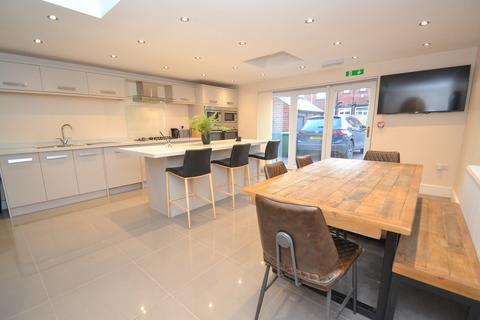 undefined, Marshall Avenue, Leeds, LS15