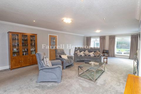 4 bedroom bungalow for sale, Garstang Road, Poulton Le Fylde FY6