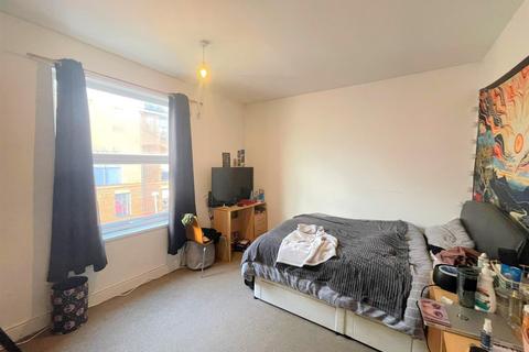 2 bedroom end of terrace house for sale, Grasmere Street, Leicester LE2