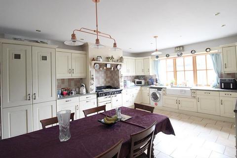 4 bedroom semi-detached house for sale, Blackhills, Swindon, Dudley