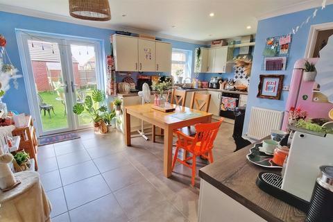 4 bedroom semi-detached house for sale, The Circus, Spalding