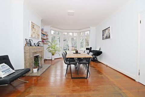 116 Wickham Way, Beckenham, BR3 3AR