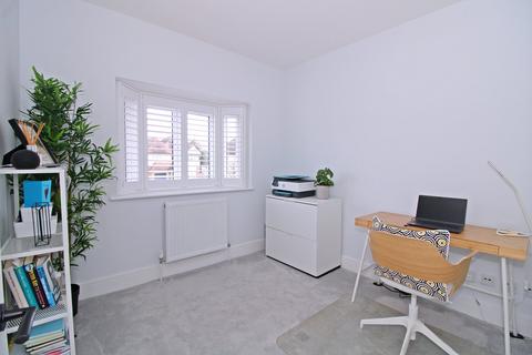 116 Wickham Way, Beckenham, BR3 3AR