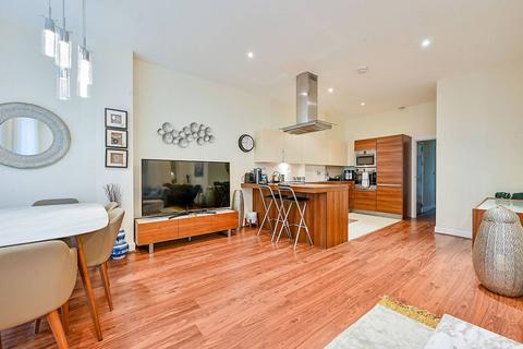 2 bedroom flat for sale, Bromyard House, Acton, London, W3