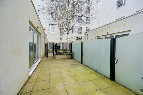 2 bedroom flat for sale, Bromyard House, Acton, London, W3