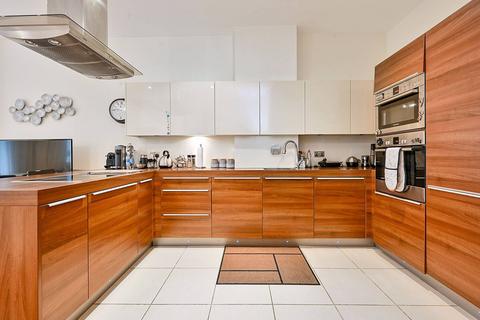 2 bedroom flat for sale, Bromyard House, Acton, London, W3