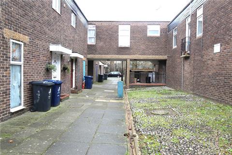 3 bedroom terraced house to rent, Convair Walk, Northolt, UB5