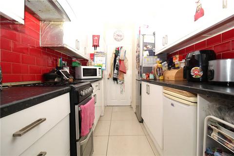 3 bedroom terraced house to rent, Convair Walk, Northolt, UB5