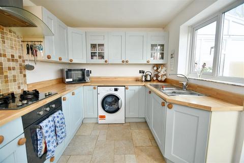77 Messack Close, Falmouth, TR11 4SH