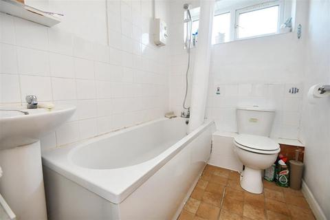 77 Messack Close, Falmouth, TR11 4SH