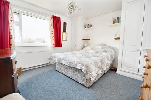 77 Messack Close, Falmouth, TR11 4SH