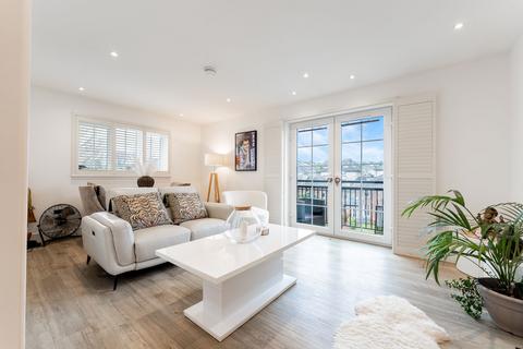 Flat 3/2, 1 Alexander Grove, Bearsden, Glasgow, G61 3EE