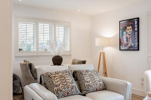 Flat 3/2, 1 Alexander Grove, Bearsden, Glasgow, G61 3EE