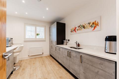 Flat 3/2, 1 Alexander Grove, Bearsden, Glasgow, G61 3EE