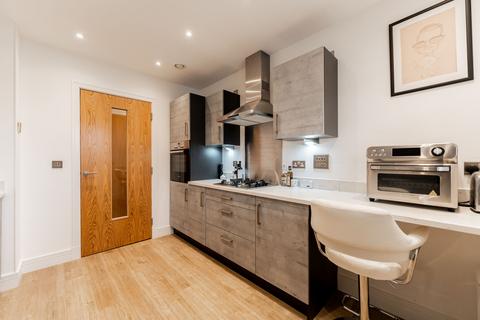 Flat 3/2, 1 Alexander Grove, Bearsden, Glasgow, G61 3EE