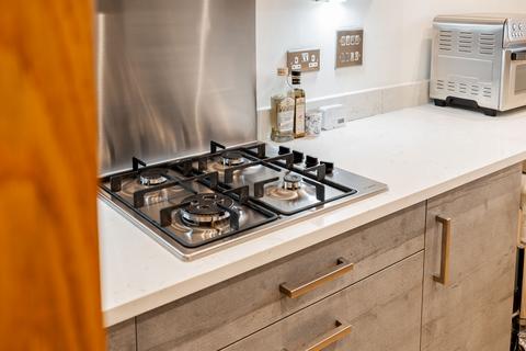 Flat 3/2, 1 Alexander Grove, Bearsden, Glasgow, G61 3EE