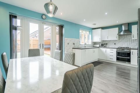 5 bedroom detached house for sale, Montserrat Court, Milton Keynes, MK3
