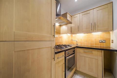 1 bedroom flat to rent, Egerton Gardens, SW3