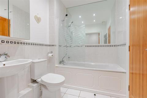 2 bedroom apartment for sale, Grand Regency Heights, Ascot