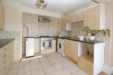 69 Longfellow Crescent, Oldham, OL1 4QN