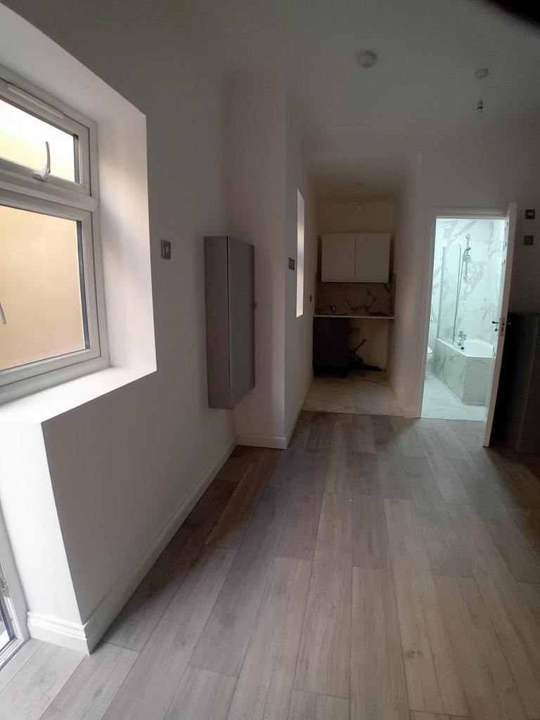 Studio Flat