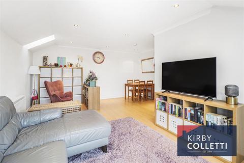 2 bedroom flat for sale, Vancouver Road, Tunford