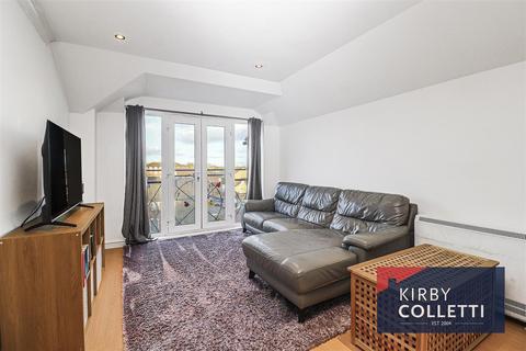 2 bedroom flat for sale, Vancouver Road, Tunford