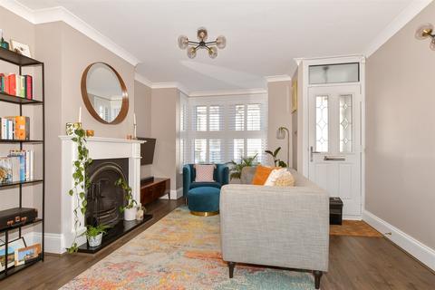 60 Clive Road, Rochester, ME1 3DA
