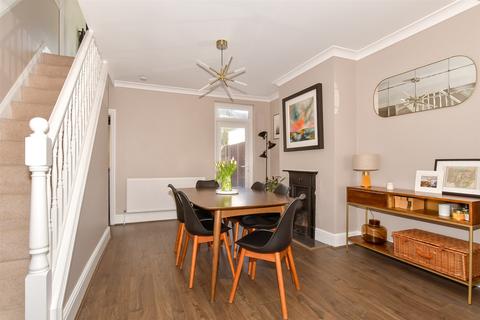 60 Clive Road, Rochester, ME1 3DA