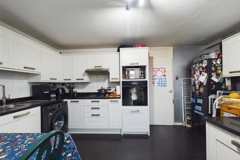 14 Barberry Close, Romford, RM3 8BJ