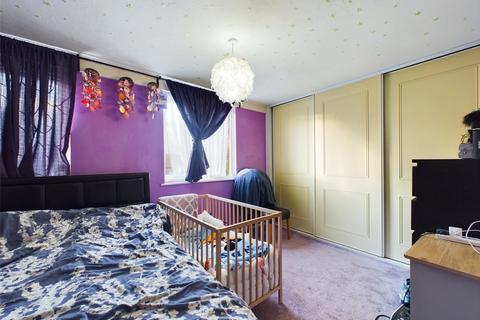 14 Barberry Close, Romford, RM3 8BJ