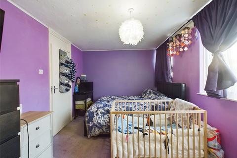 14 Barberry Close, Romford, RM3 8BJ