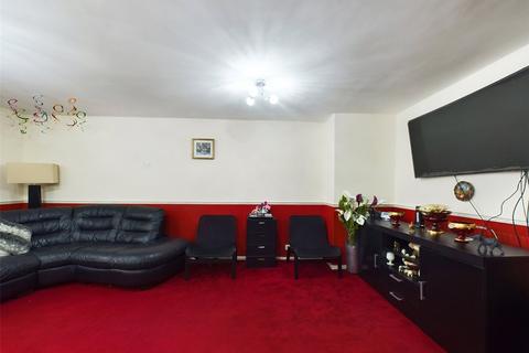 14 Barberry Close, Romford, RM3 8BJ