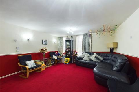 14 Barberry Close, Romford, RM3 8BJ