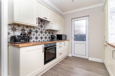 5 Leeward Close, Worthing, BN13 1NE