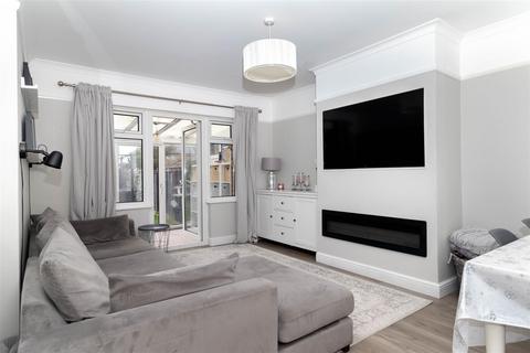 5 Leeward Close, Worthing, BN13 1NE