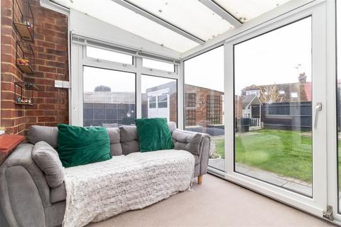 5 Leeward Close, Worthing, BN13 1NE