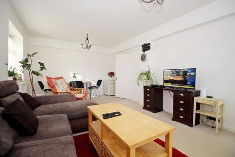 2 bedroom flat for sale, Clayponds Gardens, W5