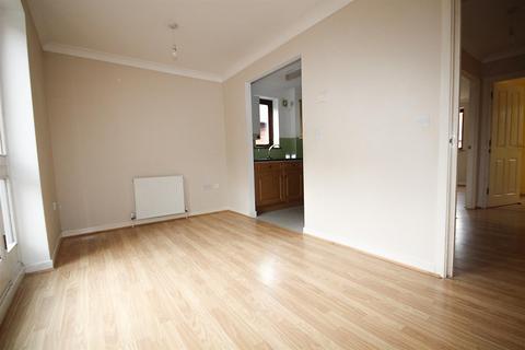 2 bedroom flat to rent, Warley Hill, Brentwood