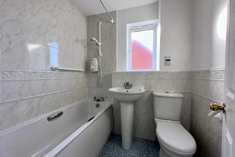 2 bedroom semi-detached house to rent, Grebe Way, Pickering YO18