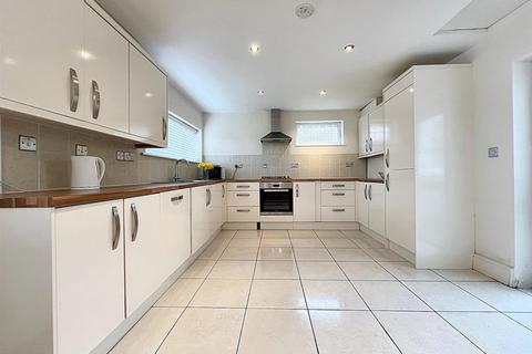 4 bedroom semi-detached house for sale, Cefn Road, Rogerstone, Newport