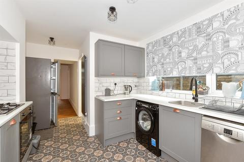 4 bedroom terraced house for sale, Hatfeild Road, Margate, Kent