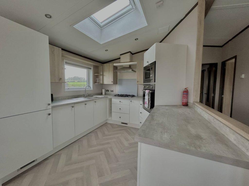 Badgers Parkview 44 Kitchen.jpg