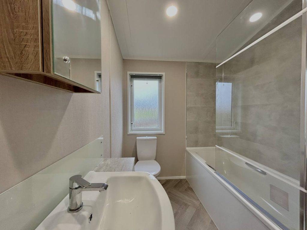 Badgers Parkview 44 Bathroom 1.jpg