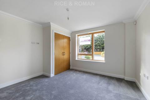 1 bedroom retirement property for sale, Helston Lane, Windsor SL4
