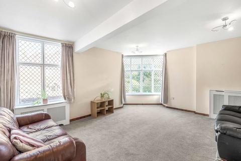 4 bedroom apartment for sale, High Street, Limpsfield, Oxted, Surrey, RH8